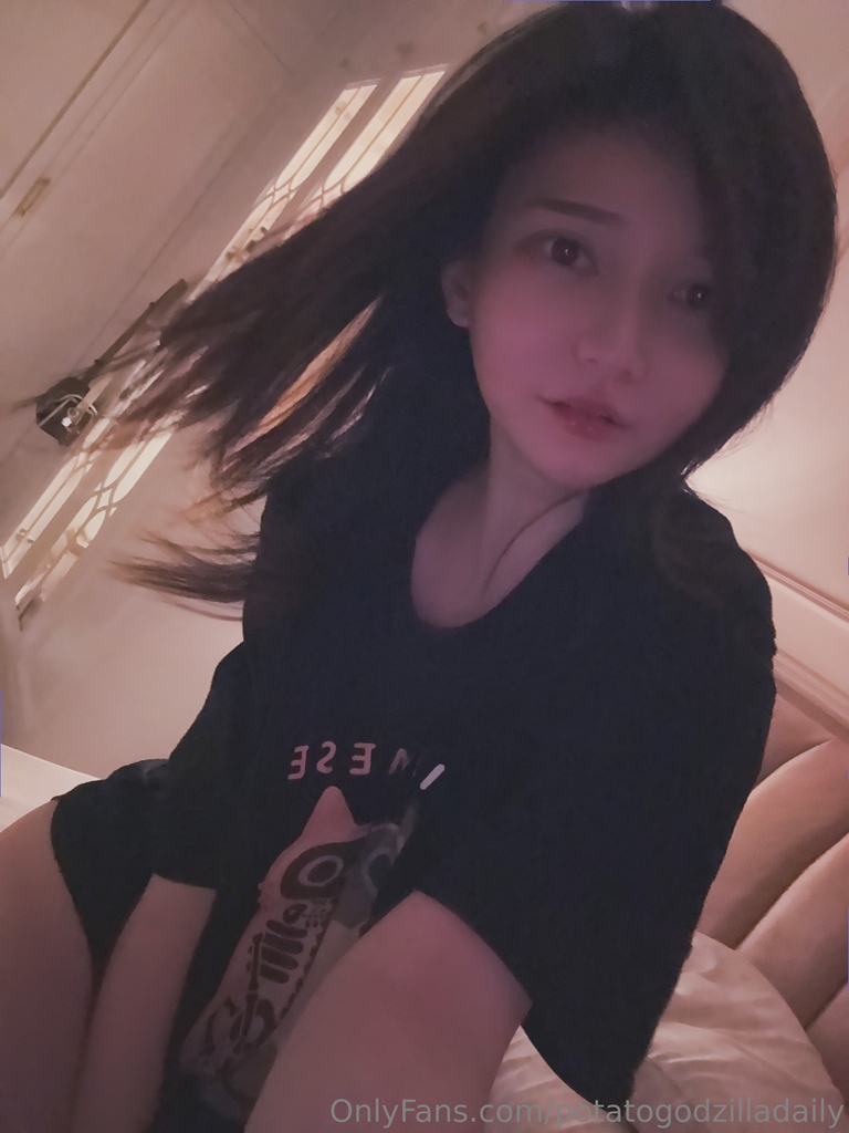 Potato Godzilla - OnlyFans Nude Oct 1-31, 2024 - Mitaku