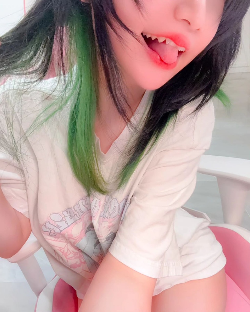 Potato Godzilla - OnlyFans Nude Oct 1-31, 2024 - Mitaku