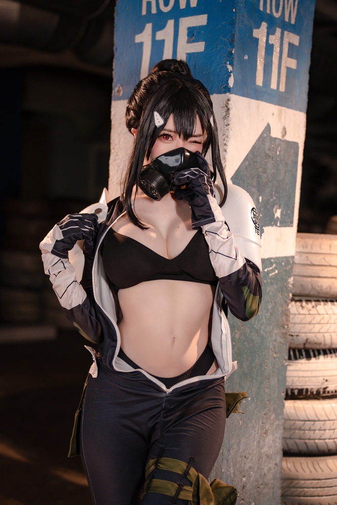 Sally Dorasnow - Mina Ashiro  - Mitaku photo 2-4