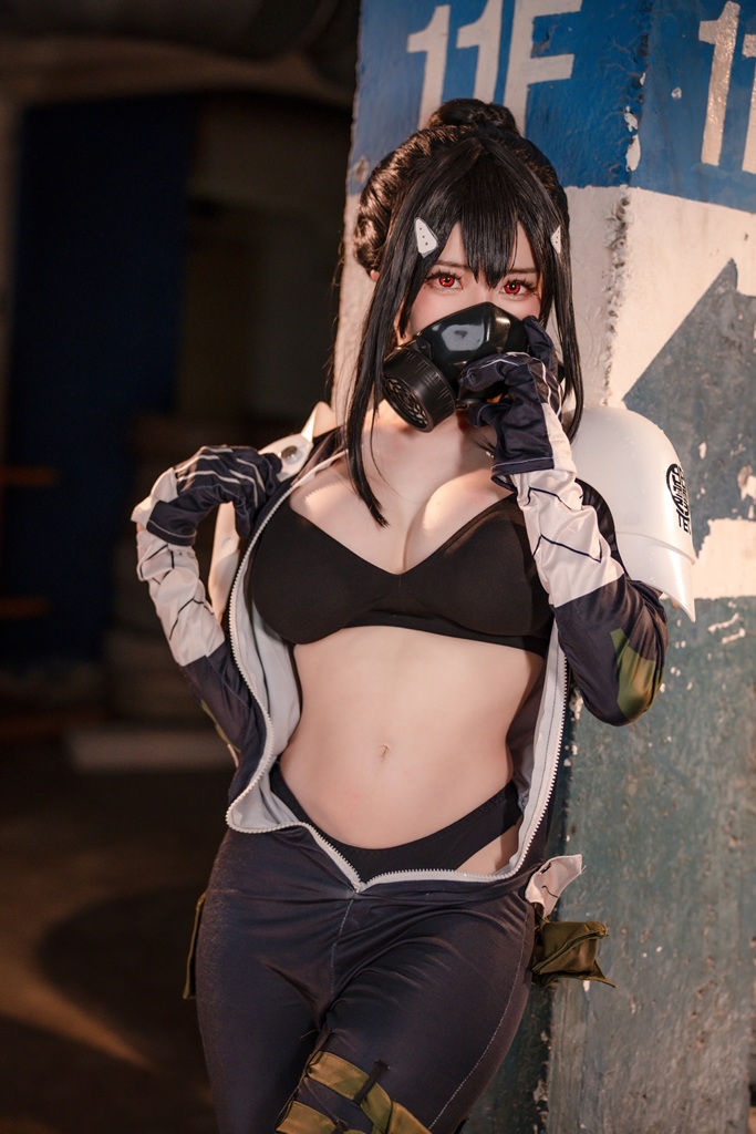 Sally Dorasnow - Mina Ashiro  - Mitaku photo 2-5