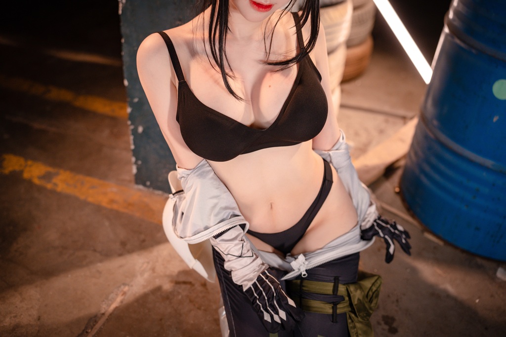Sally Dorasnow - Mina Ashiro  - Mitaku photo 2-10