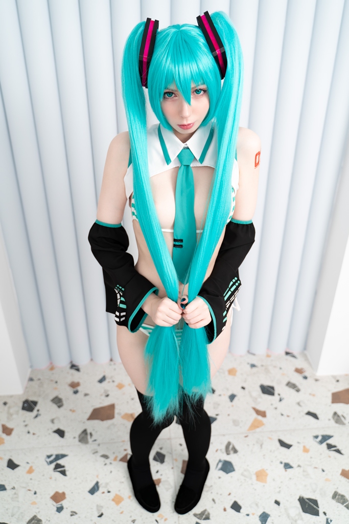 Victoria Lirell - Hatsune Miku - Mitaku photo 1-14