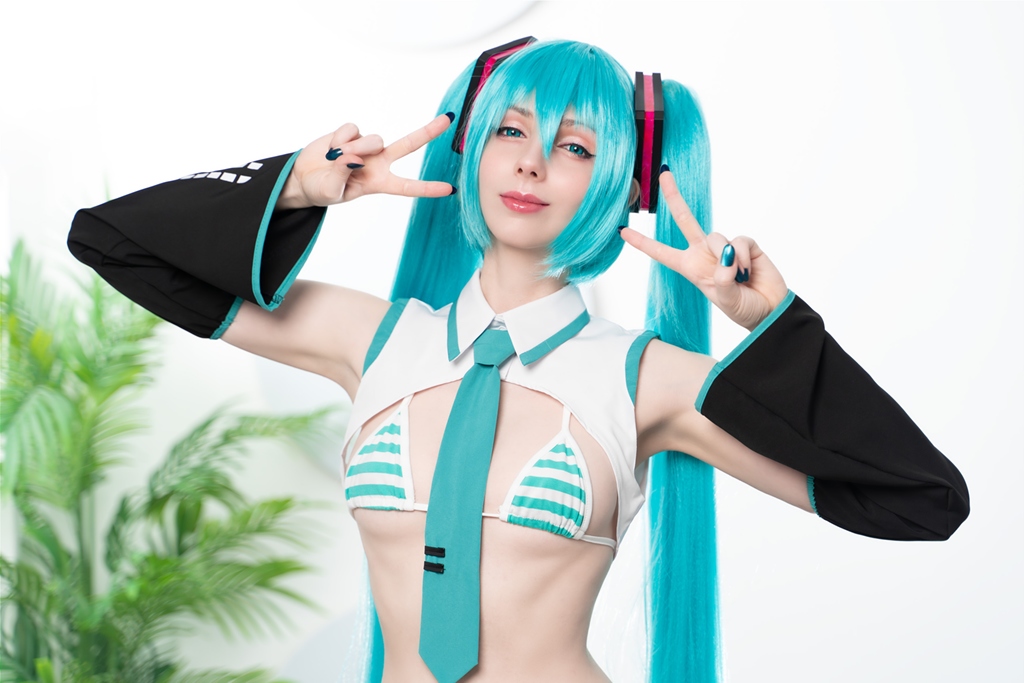 Victoria Lirell - Hatsune Miku - Mitaku photo 1-7