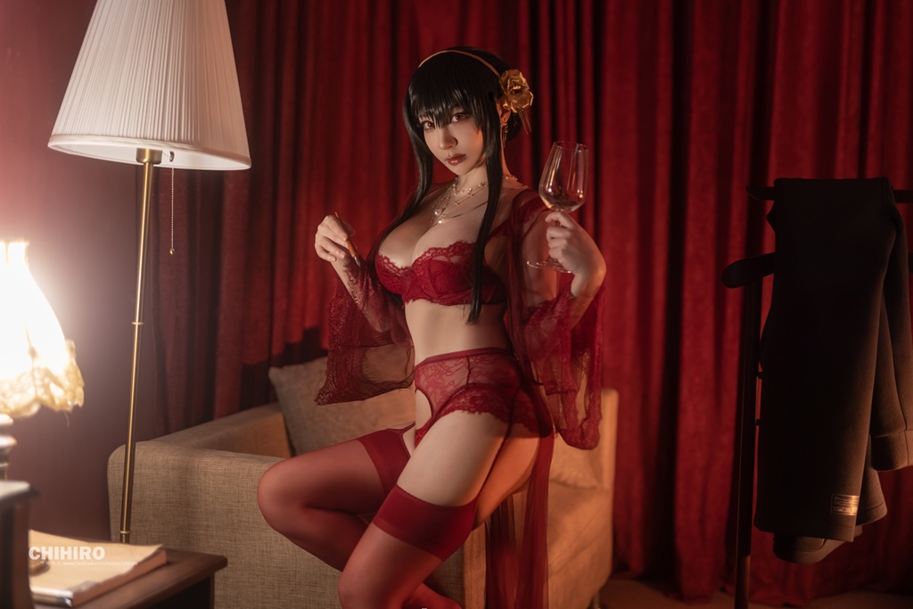 Chihiro Chang - Yor Forger Lingerie - Mitaku photo 2-4