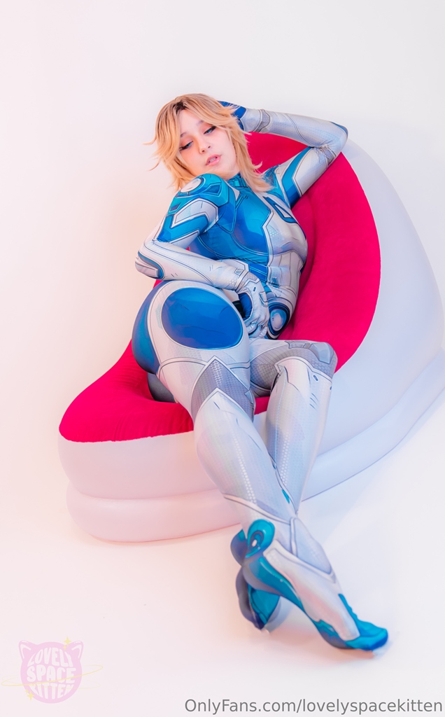 LovelySpaceKitten - Invisible Woman - Mitaku photo 1-2