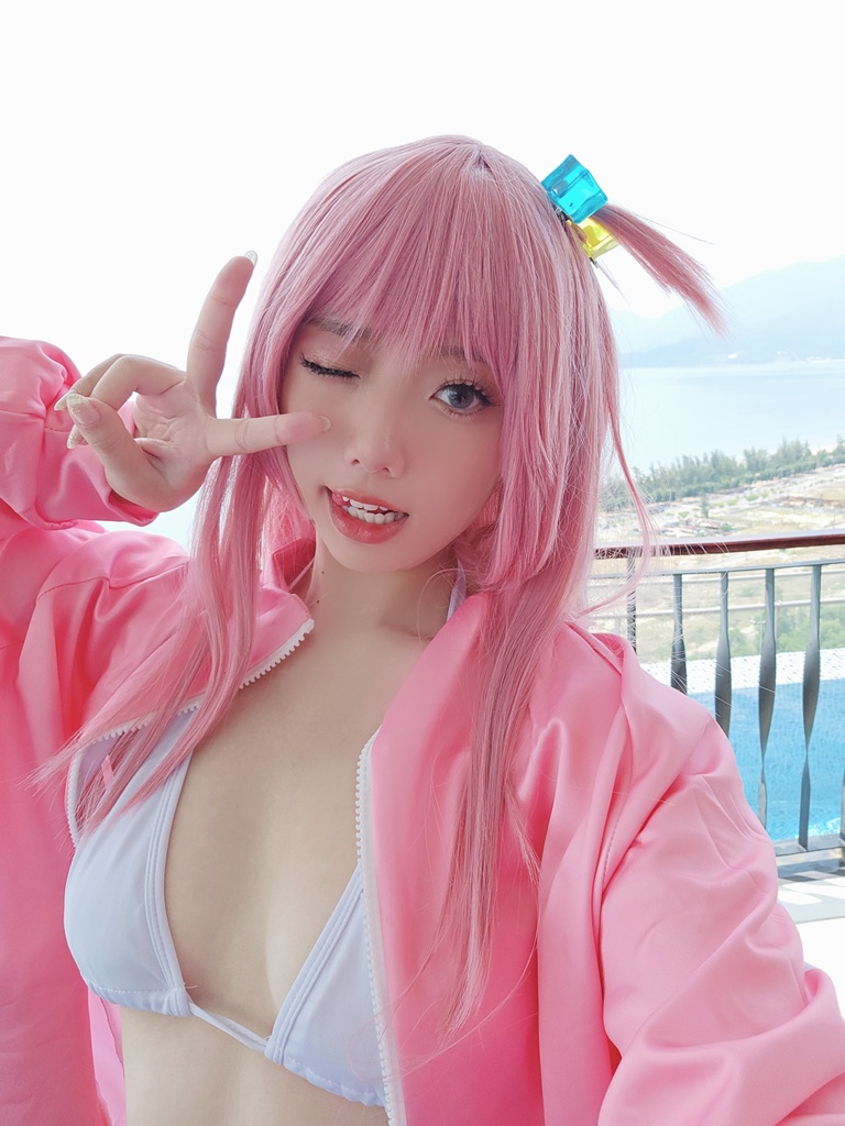 Messie Huang - Bocchi Swimsuit - Mitaku photo 2-3