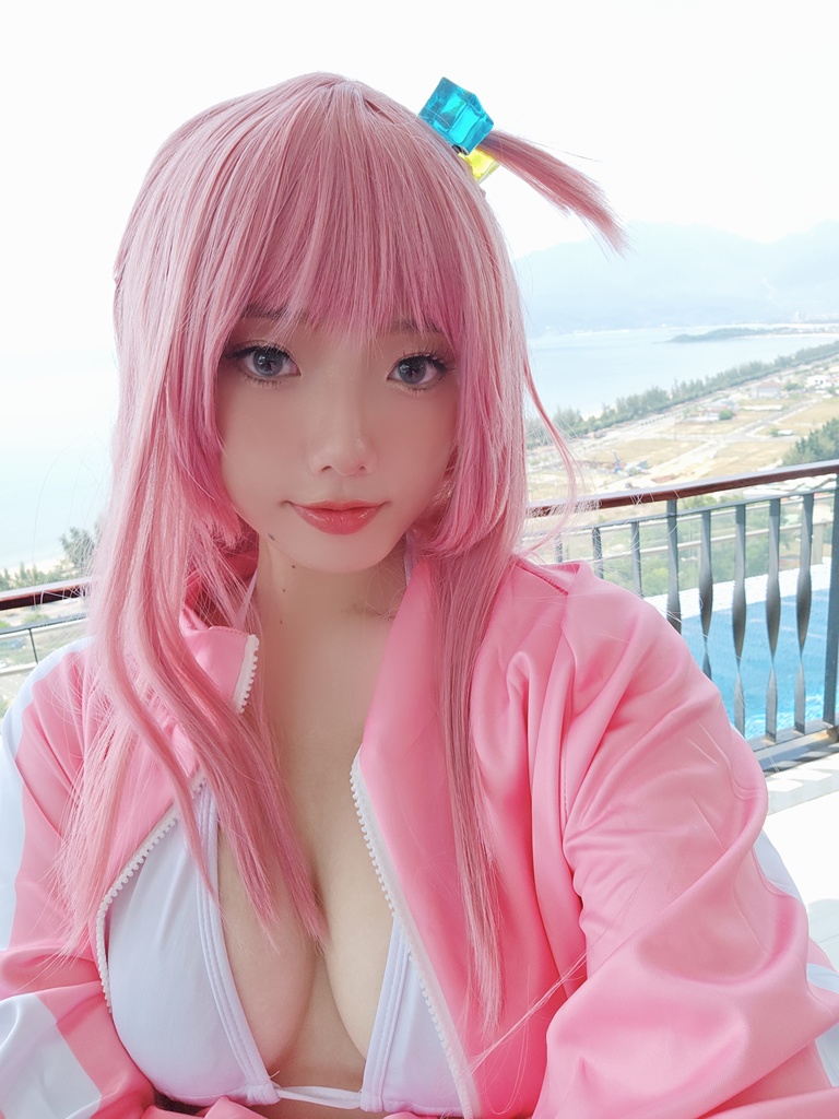 Messie Huang - Bocchi Swimsuit - Mitaku photo 2-5