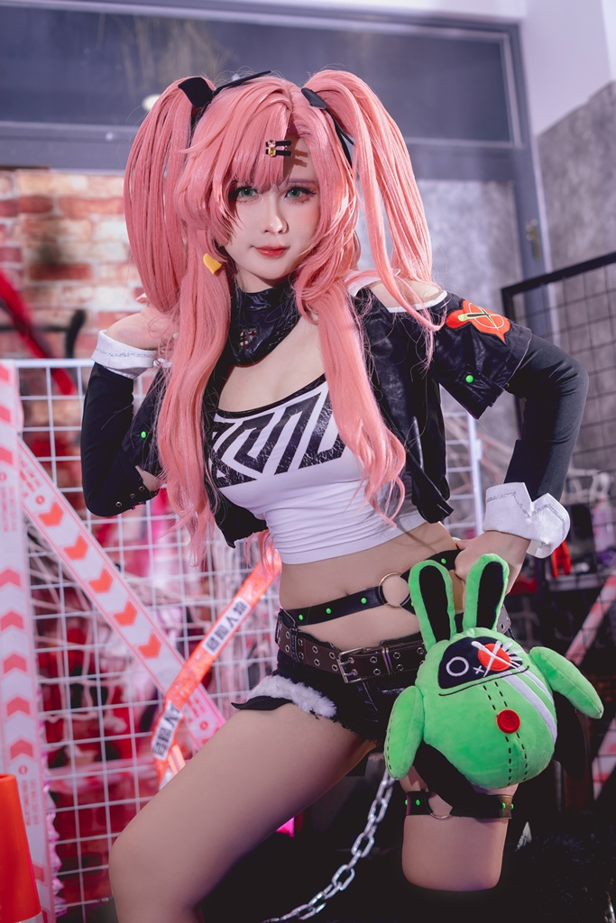 Pyon Lay - Nicole (Zenless Zone Zero) - Mitaku photo 1-1