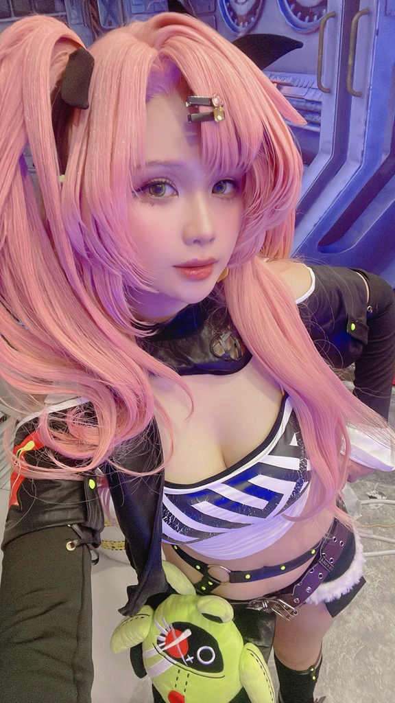 Pyon Lay - Nicole (Zenless Zone Zero) - Mitaku photo 2-16