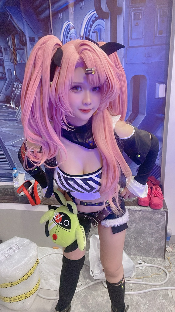 Pyon Lay - Nicole (Zenless Zone Zero) - Mitaku photo 2-18