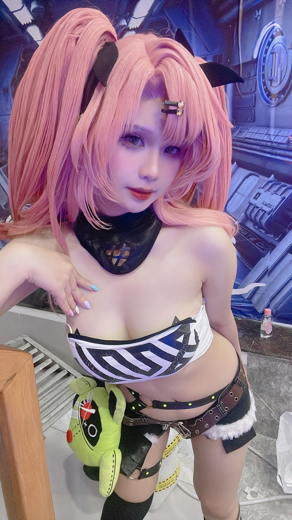 Pyon Lay - Nicole (Zenless Zone Zero) - Mitaku photo 3-1