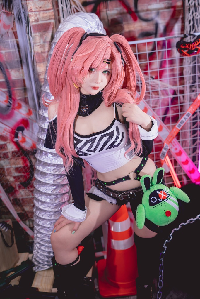 Pyon Lay - Nicole (Zenless Zone Zero) - Mitaku photo 1-8