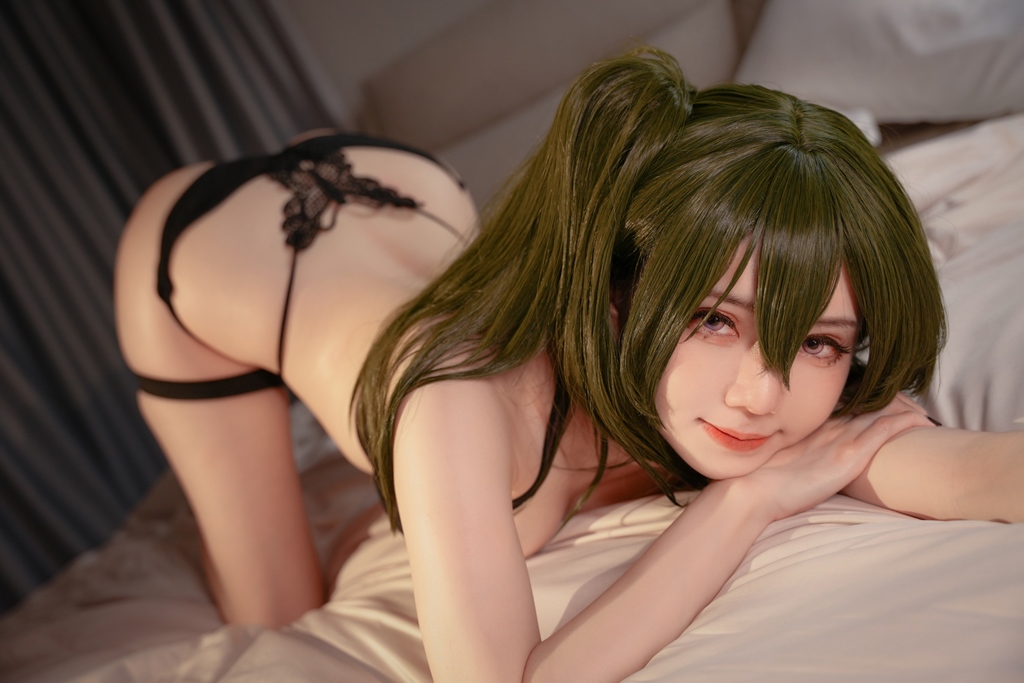 Sally Dorasnow - Ubel Lingerie - Mitaku photo 2-4