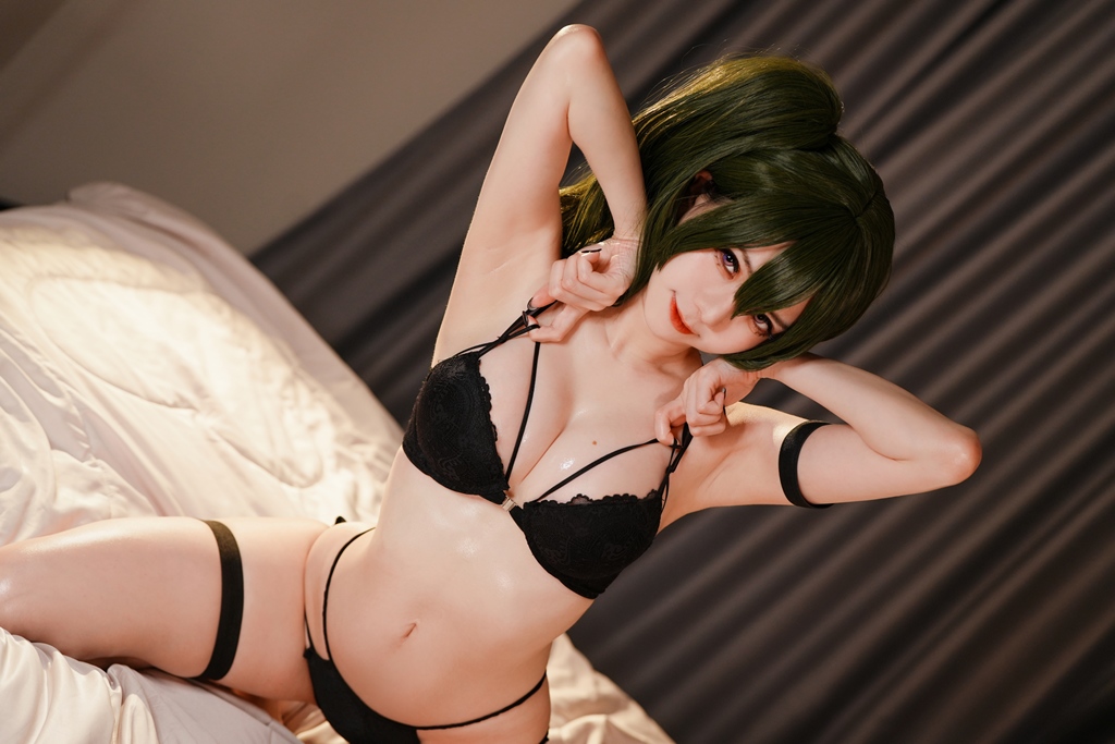Sally Dorasnow - Ubel Lingerie - Mitaku photo 2-5