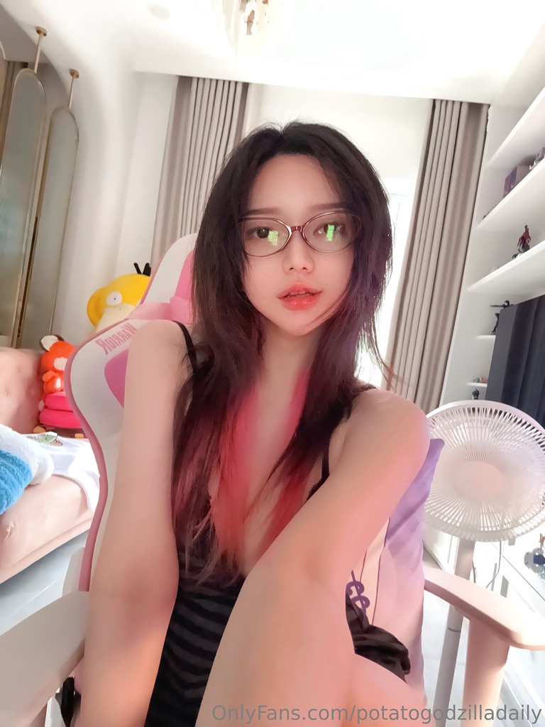 Potato Godzilla - OnlyFans Nude May 1-31, 2025 - Mitaku photo 1-17