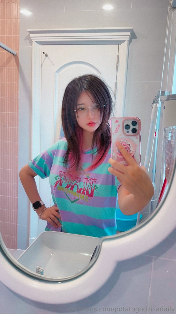 Potato Godzilla - OnlyFans Nude May 1-31, 2025 - Mitaku photo 1-2
