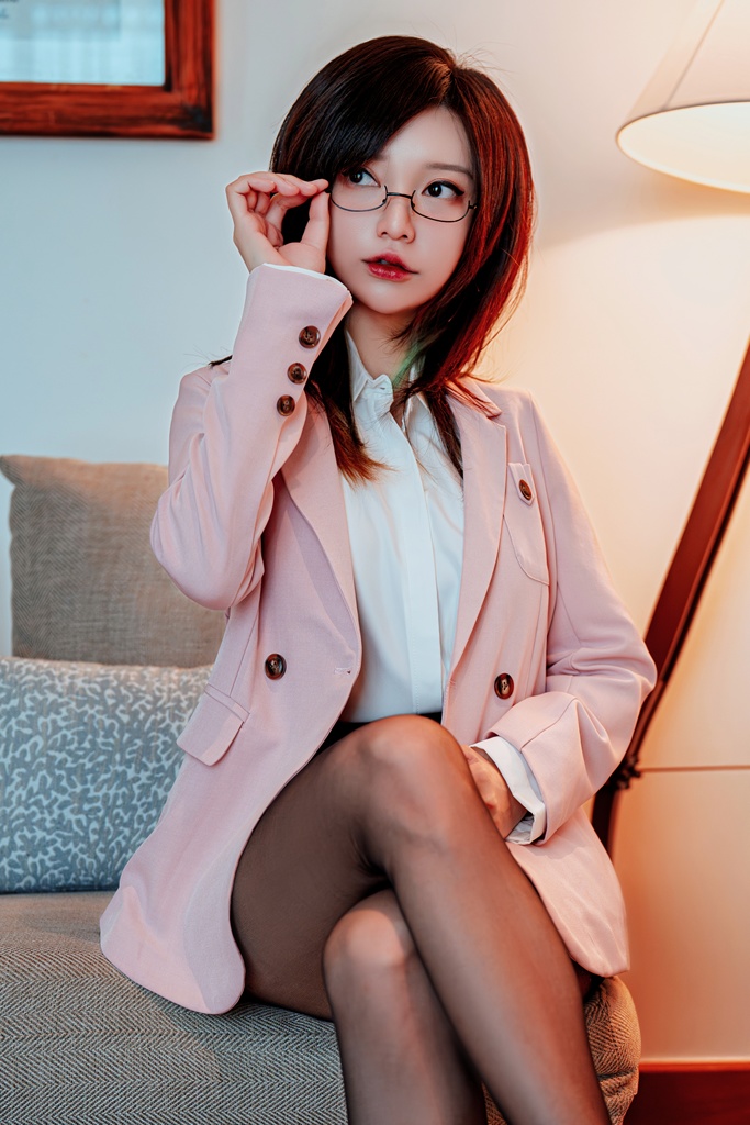 Potato Godzilla - Your New Secretary - Mitaku photo 1-2