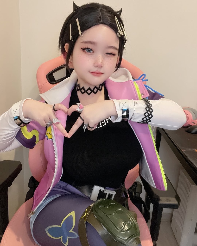 Saizneko - Clove (Valorant) - Mitaku photo 1-1