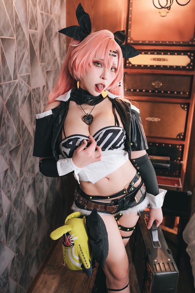 Tokar 浵卡 - Nicole (Zenless Zone Zero) - Mitaku photo 1-3
