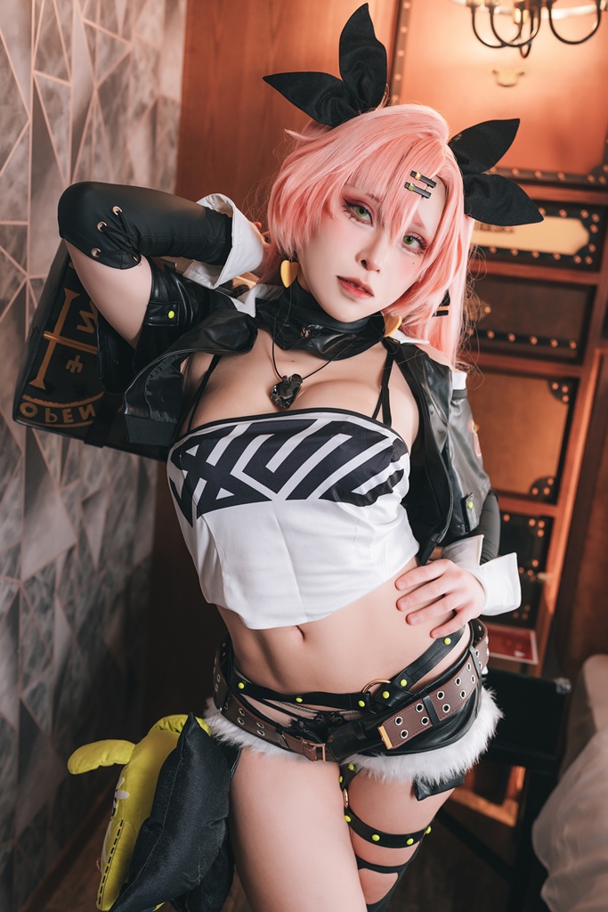 Tokar 浵卡 - Nicole (Zenless Zone Zero) - Mitaku photo 1-6