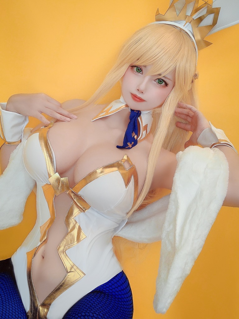 Uri11_27 - Artoria Pendragon Ruler - Mitaku photo 1-2