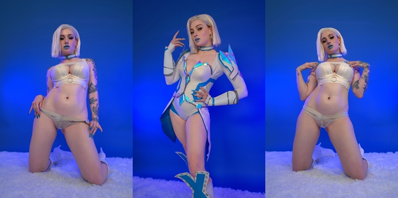 Kayla Erin - Emma Frost - Mitaku