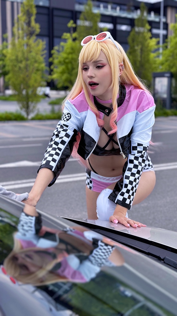 Shirogane Sama - Marin Kitagawa Race Queen - Mitaku photo 1-9