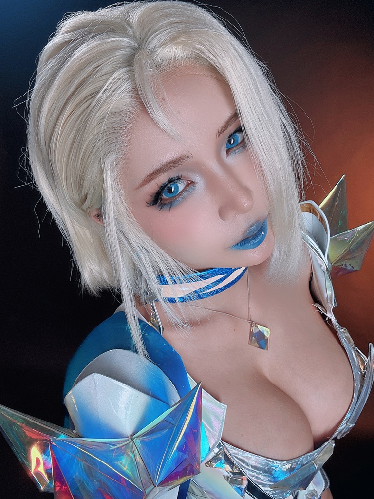 Umeko J - Emma Frost - Mitaku photo 4-13