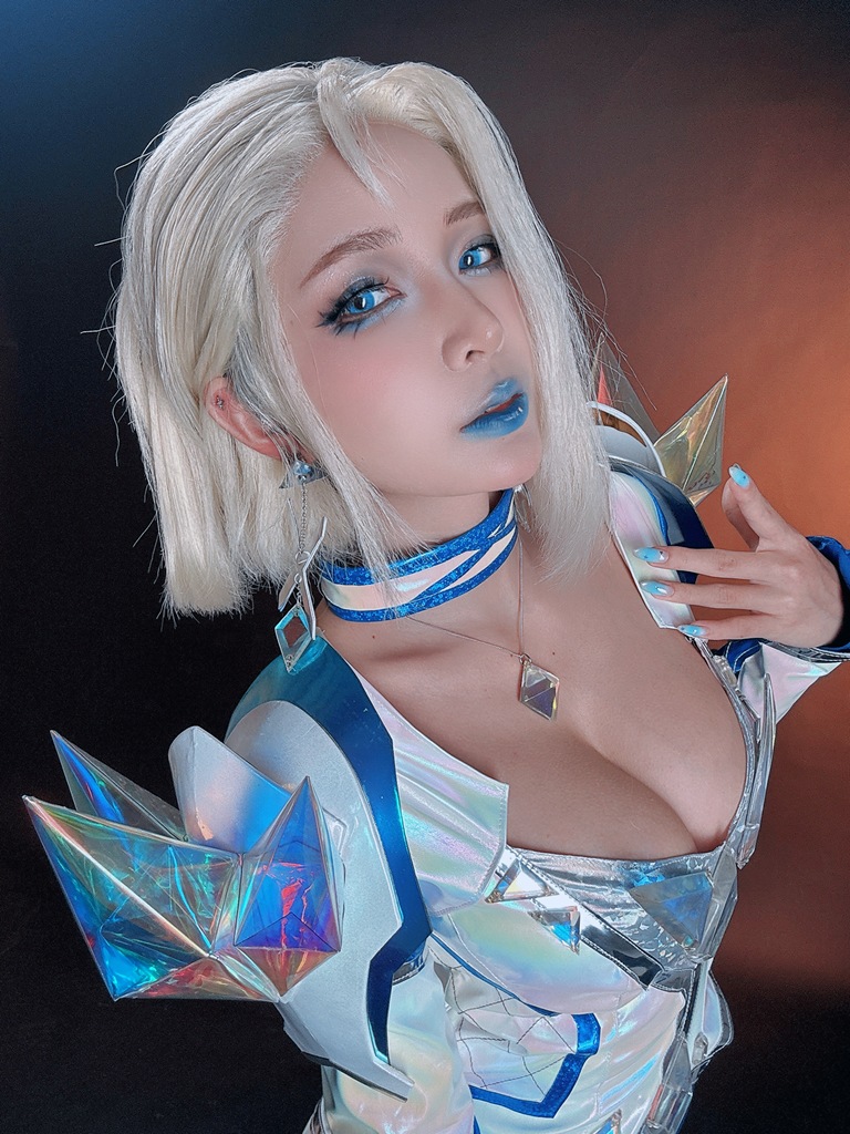 Umeko J - Emma Frost - Mitaku photo 4-15