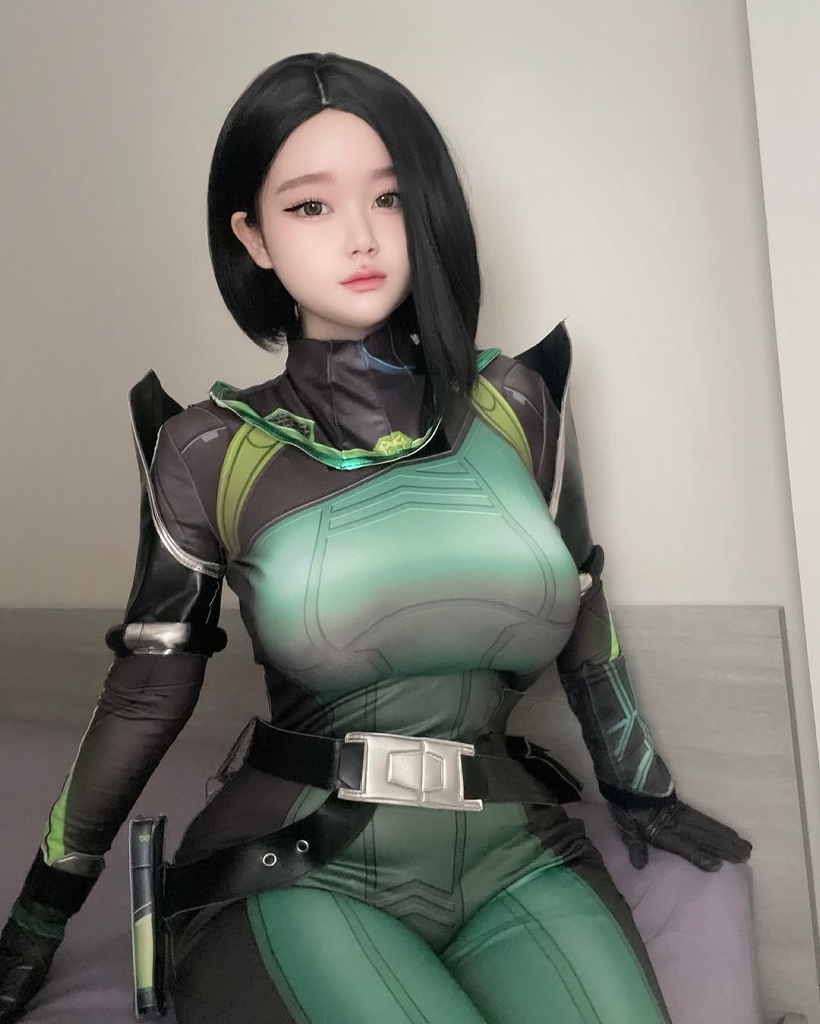 Saizneko - Viper (Valorant) - Mitaku photo 1-0