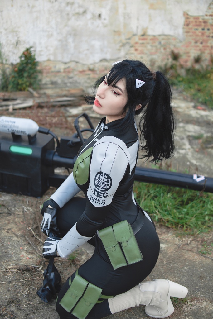 Danielle Vedovelli - Mina Ashiro - Mitaku photo 2-4