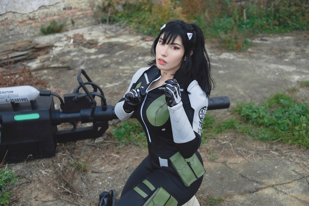 Danielle Vedovelli - Mina Ashiro - Mitaku photo 2-5