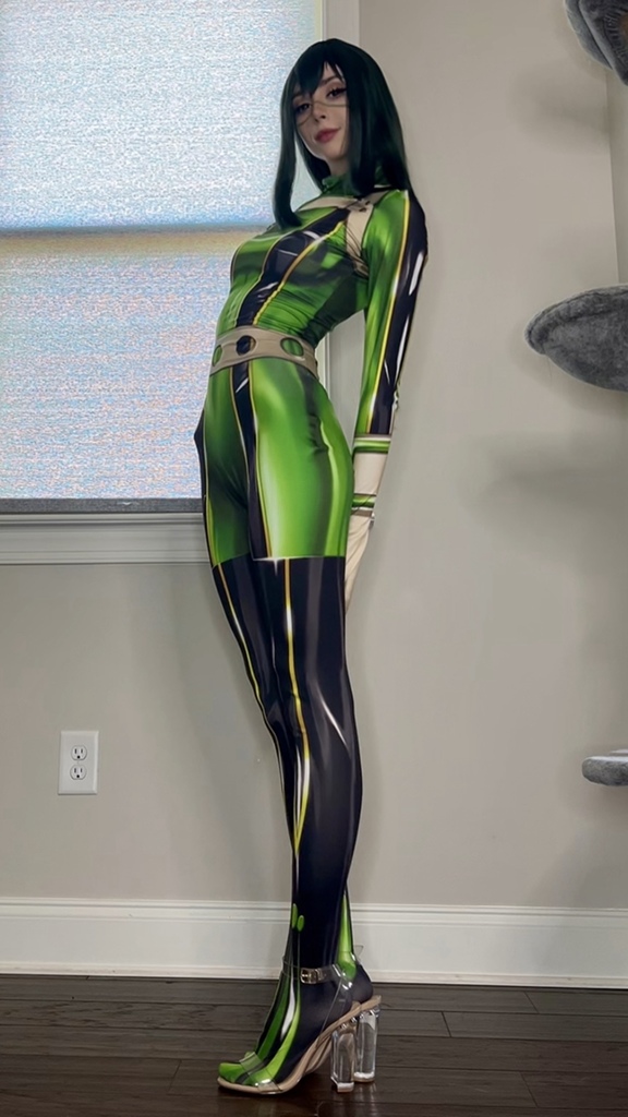 Duckie Cos - Tsuyu Asui - Mitaku photo 1-1