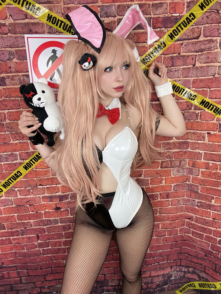 Lady Pizza Hug - Junko Enoshima Bunny Suit - Mitaku photo 1-0