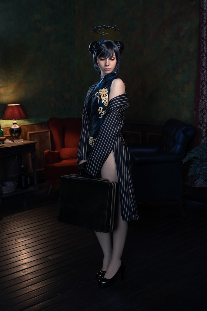 Victoria Lirell - Kisaki (Blue Archive) - Mitaku photo 1-2