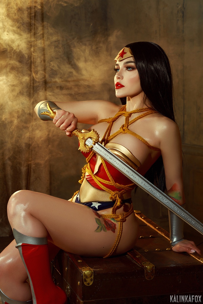 Kalinka Fox - Wonder Woman Shibari - Mitaku photo 1-14