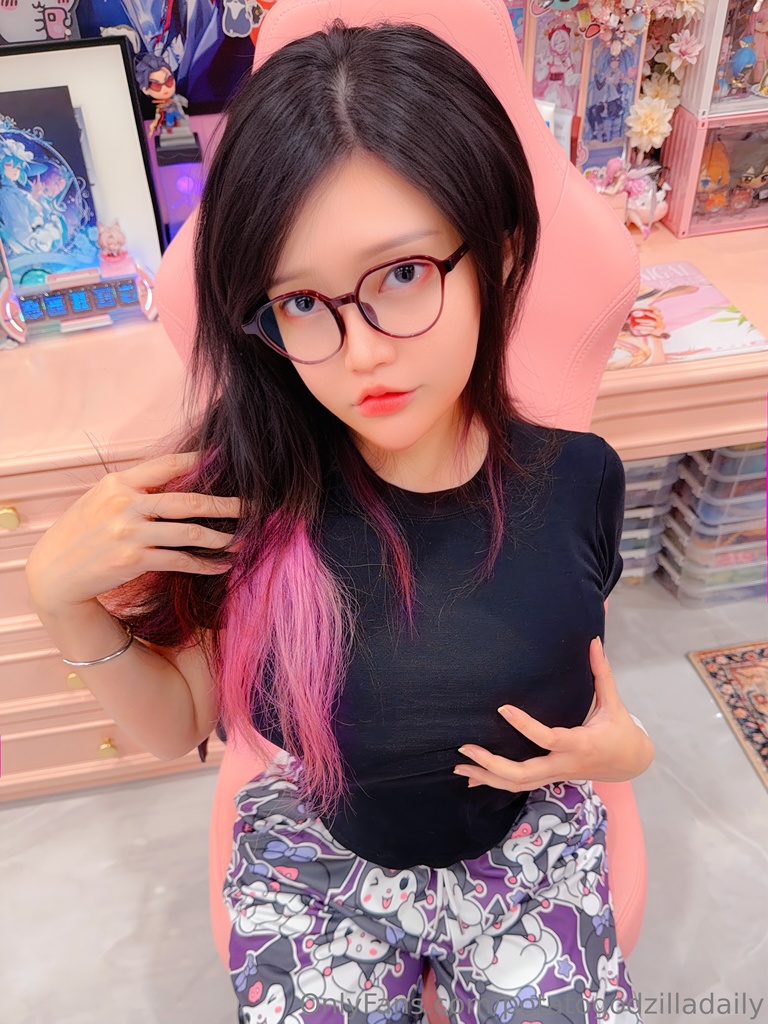 Potato Godzilla - OnlyFans Nude Nov 1-30, 2025 - Mitaku photo 2-4