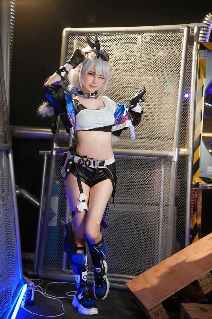 Sally Dorasnow - Silver Wolf (Honkai: Star Rail) - Mitaku photo 2-1
