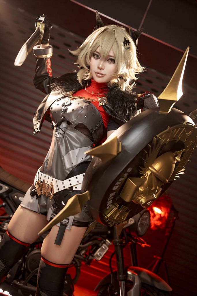 ZinieQ - Caesar King - Mitaku photo 1-0