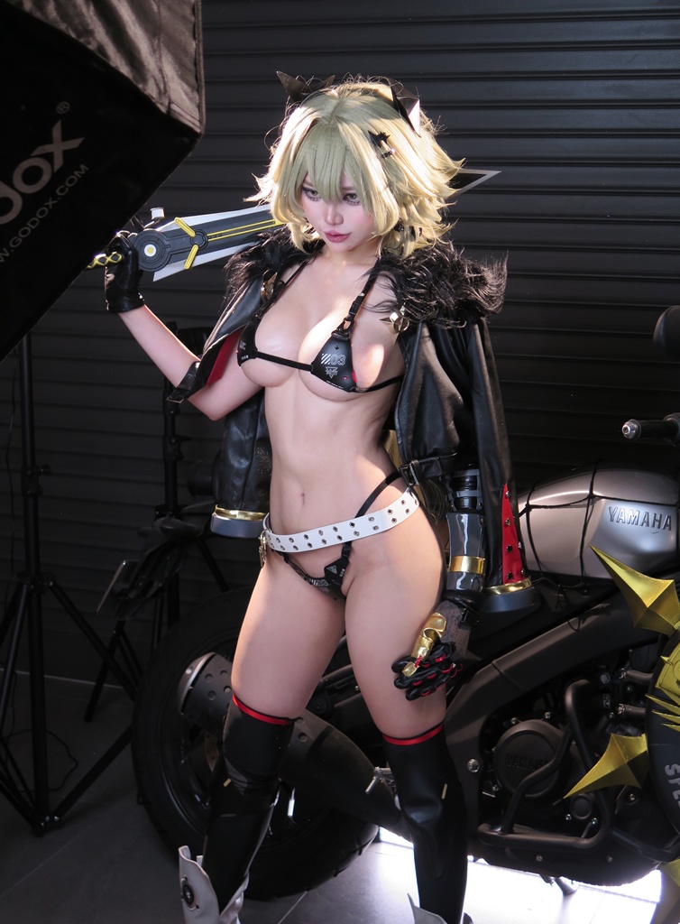 ZinieQ - Caesar King - Mitaku photo 2-19