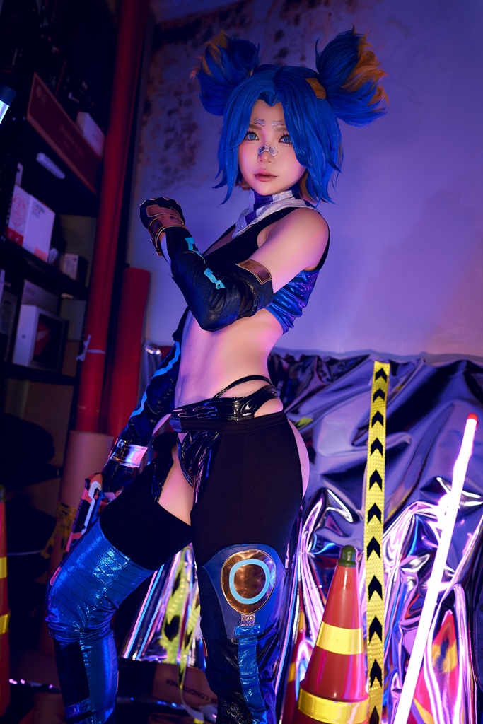 ZinieQ - Neon (Valorant) - Mitaku photo 1-1