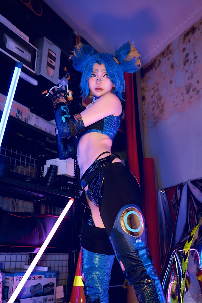 ZinieQ - Neon (Valorant) - Mitaku photo 1-2