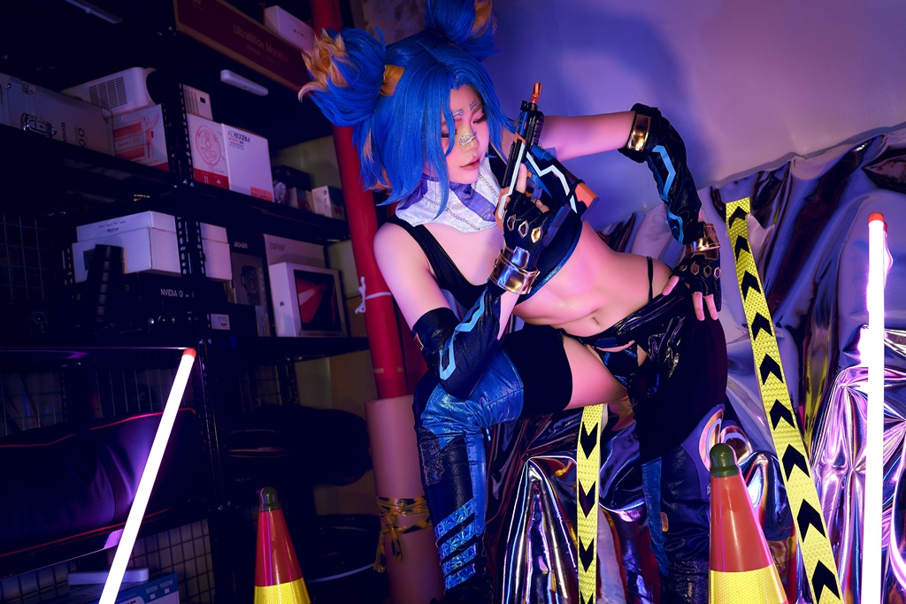 ZinieQ - Neon (Valorant) - Mitaku photo 1-4