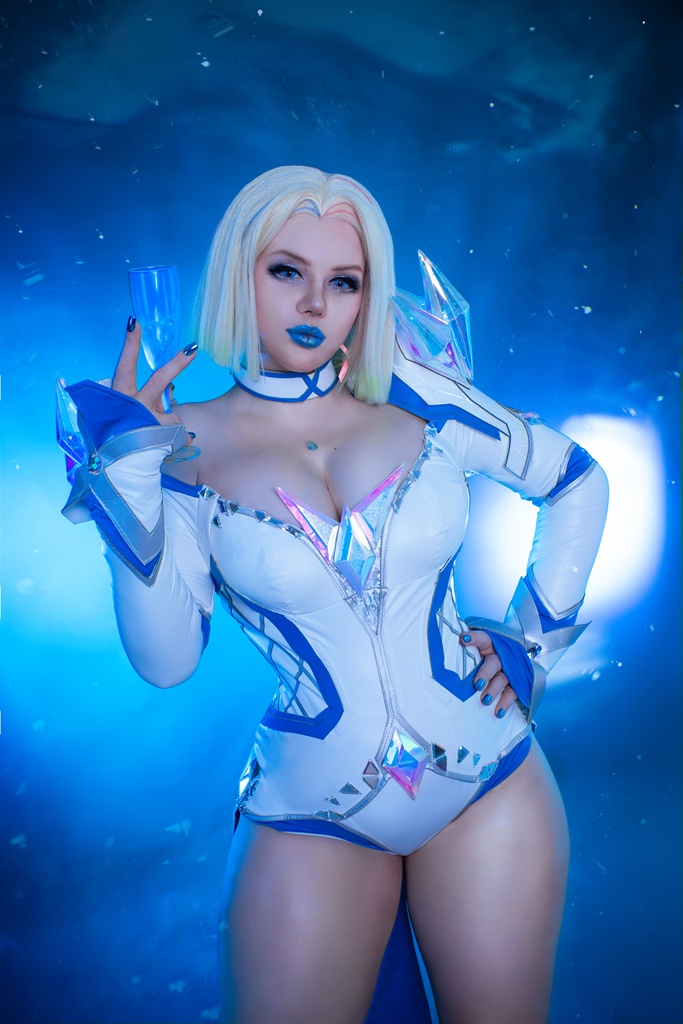 Alice Cosplay - Emma Frost - Mitaku photo 1-4