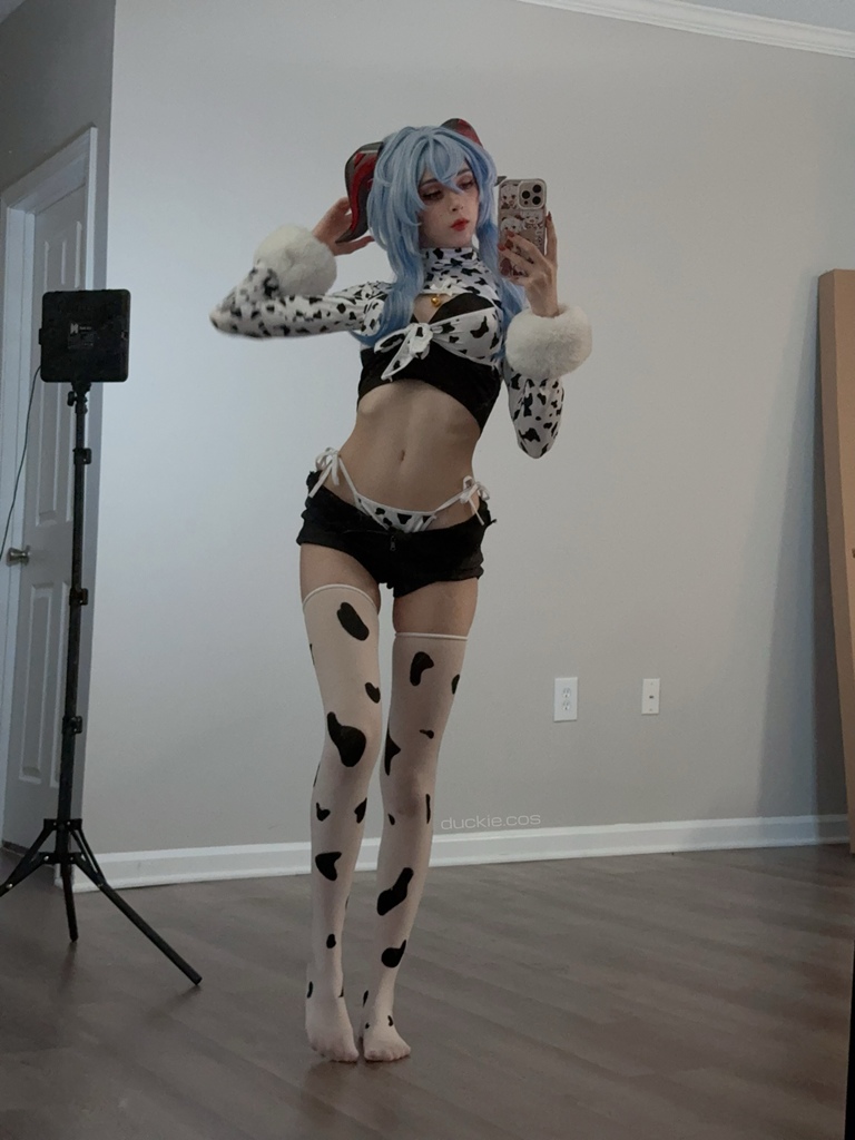 Duckie Cos - Ganyu Cow - Mitaku photo 1-9