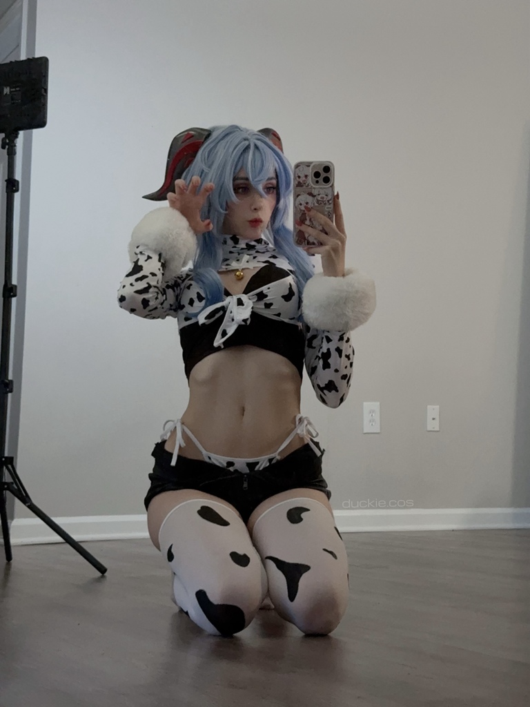 Duckie Cos - Ganyu Cow - Mitaku photo 1-11
