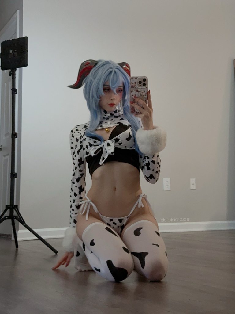 Duckie Cos - Ganyu Cow - Mitaku photo 1-12