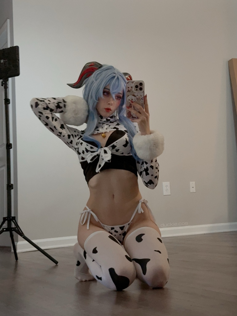 Duckie Cos - Ganyu Cow - Mitaku photo 1-13