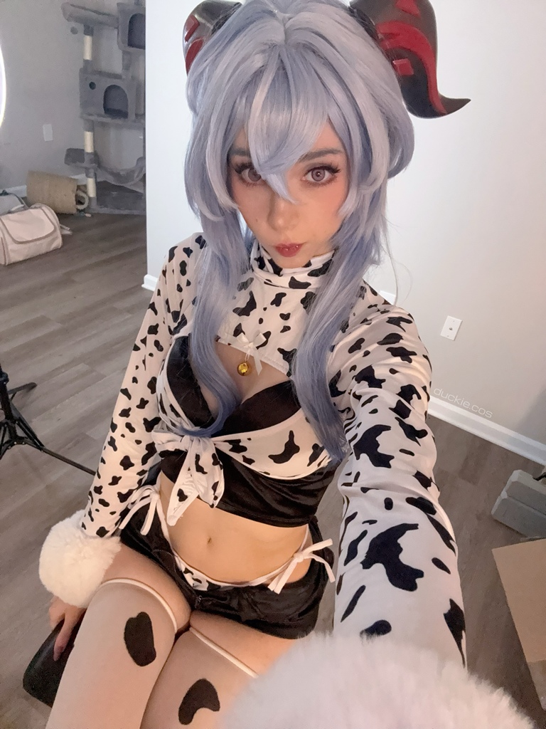 Duckie Cos - Ganyu Cow - Mitaku photo 1-4