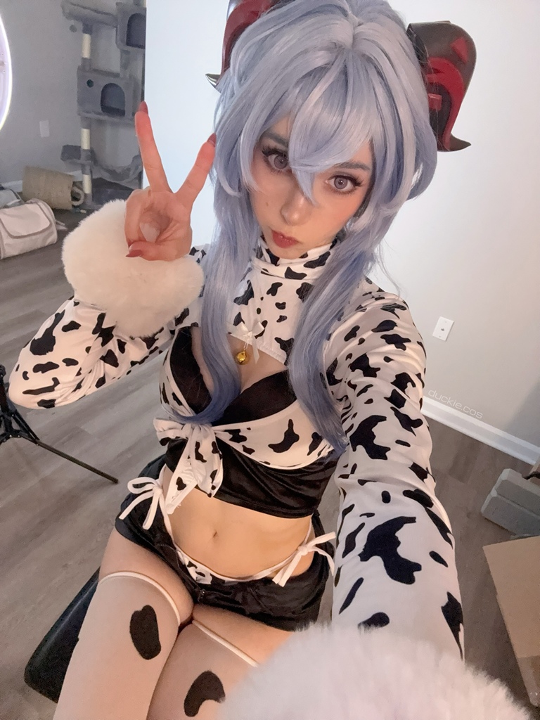 Duckie Cos - Ganyu Cow - Mitaku photo 1-6